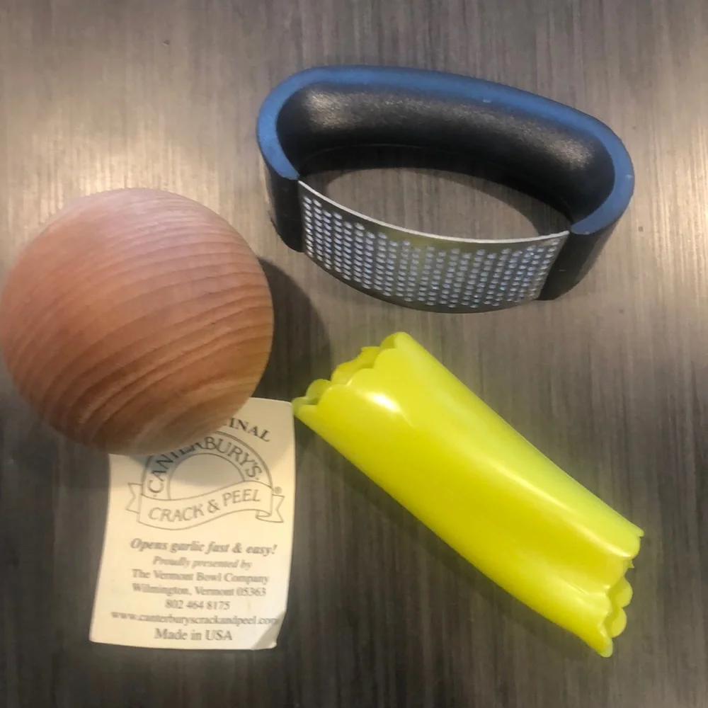 GARLIC Press Grater Crack Peel Peeler Tube Green